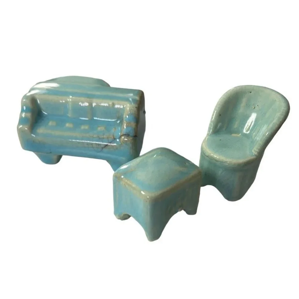 3 piece VTG Ceramic doll hose furniture..issues
